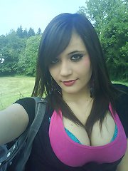 browse photos of hot Ayrshire girls